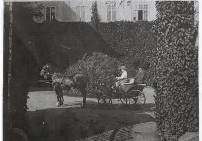Nádvoří v roce 1902