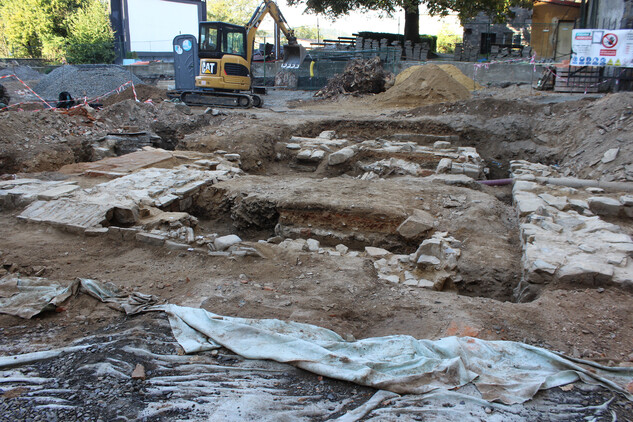 Archeologický výzkum na nádvoří zámku v Bílovci